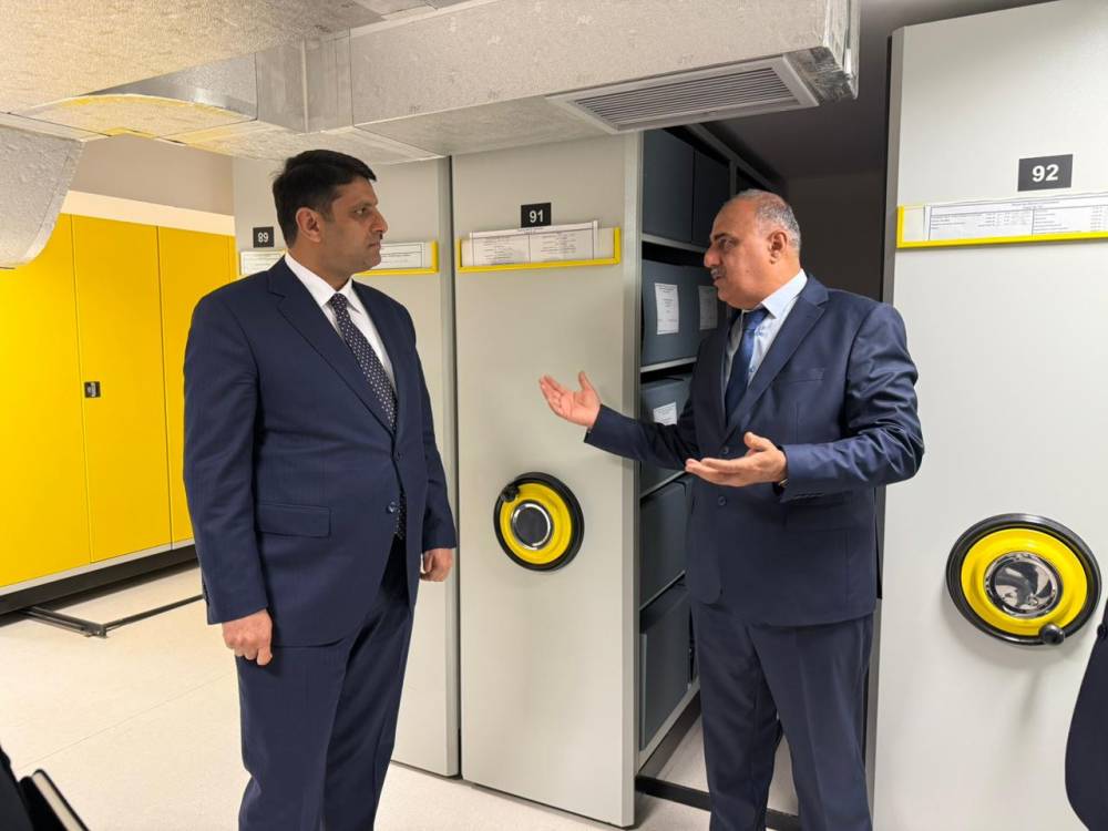 Naxçıvan Dövlət Universitetinin rektoru Elbrus İsayev Naxçıvan Muxtar Respublikasının Dövlət Arxiv İdarəsində olub