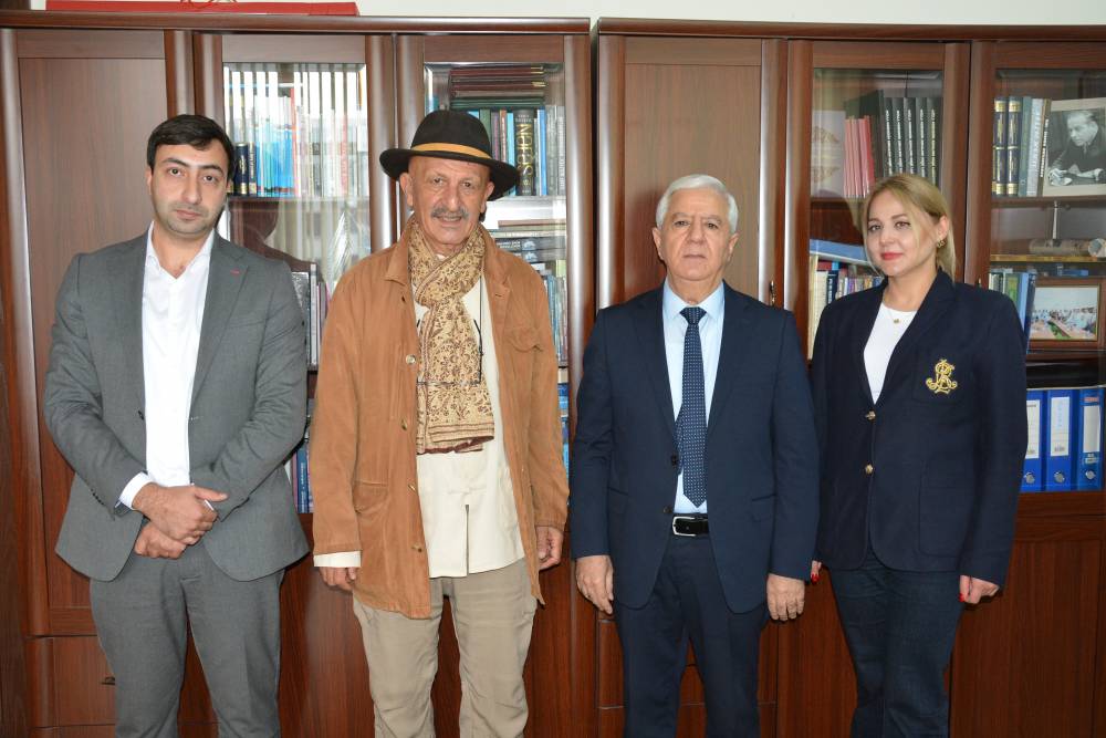 Dünya şöhrətli fotoqraf Reza Deqati Milli Arxiv İdarəsində olub
